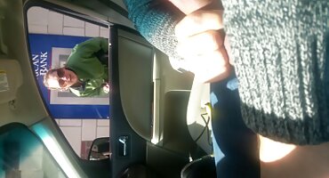 Linda loira é acariciada no filme pornô com mulher pelada banheiro