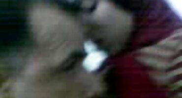 Garota negra de Peitões fodeu três vezes vídeo pornô pelada com um beijo.