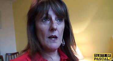 Fodendo na frente dos filme pornô só mulher pelada 2 caras