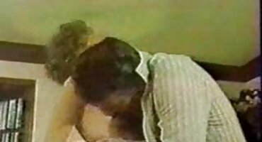 O treinador beijou a porta no anal mulher pelada vídeo pornô