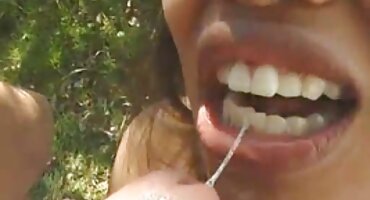 Dupla penetração dois negros vídeo de pornô de mulher pelada de branco