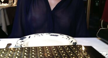 Toda garota sonha com um vídeo pornô de mulher pelada fazendo sexo pênis tão grande