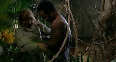 Morena russa faz xixi de perto vídeo de mulher pelada de pornô containers