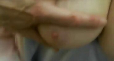 Pornô vídeo pornô com mulher pelada russo: câncer magrinho inserido enquanto jogava na Internet 2