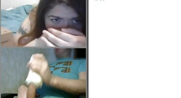 A jovem vagabunda mostrou todos os seus encantos na frente da câmera vídeo pornô pelada