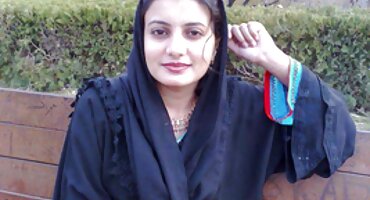 Pornô em grupo: mulher mais velha ensina rapaz a beijar filme pornô só de mulher nua no anal