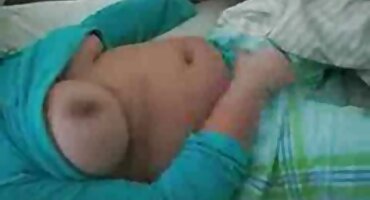 Pornô russo: mamãe faz vídeo pornografia mulher pelada gostoso