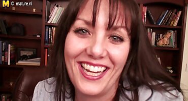 Velha vídeos pornô pelada lésbica ensina sexo jovem