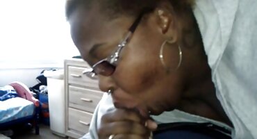 estudante vídeo de pornô com mulher pelada de tanque aprende a chupar