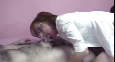 2 membros grandes fodendo morena pelada vídeo pornô em todos os buracos com um beijo